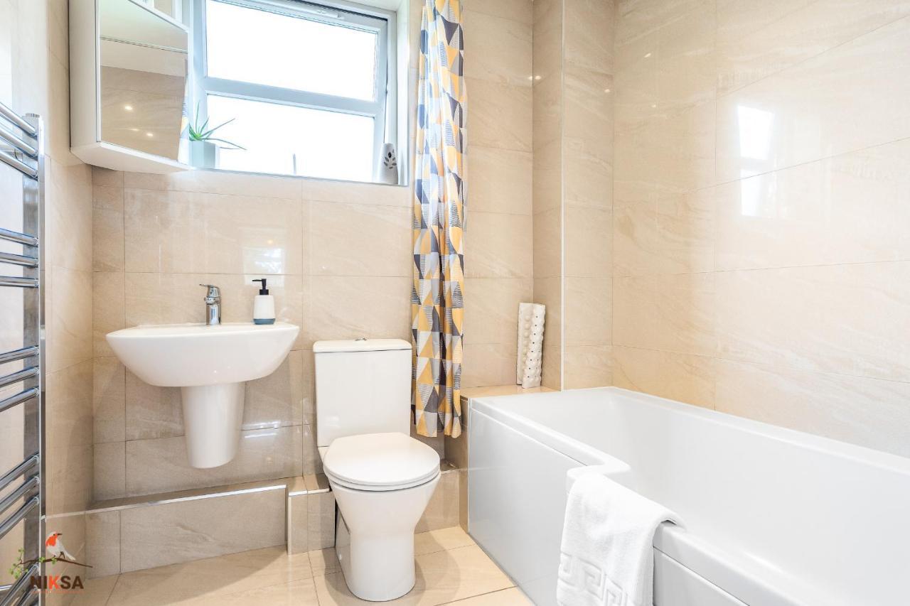 Niksa Serviced Accommodation - 3 Bedroom House Welwyn Garden City Εξωτερικό φωτογραφία