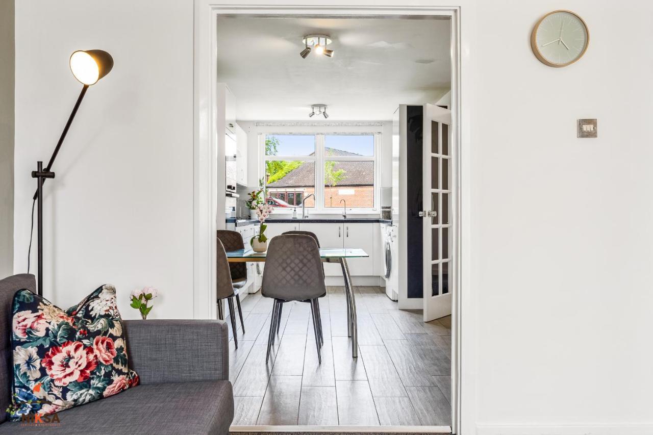 Niksa Serviced Accommodation - 3 Bedroom House Welwyn Garden City Εξωτερικό φωτογραφία